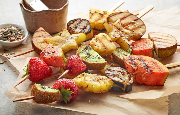 Various,Grilled,Fruit,Pieces,On,Wooden,Skewers