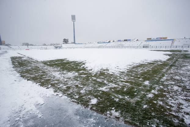 Osijek: Zbog snijega odgoÄena je utakmica 18 kola HT PRve lige izmeÄu Osijeka i Intera