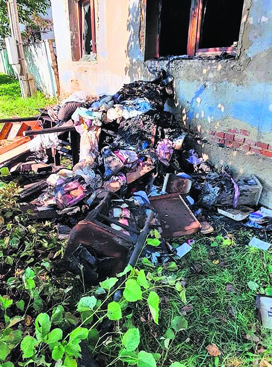 Vatrogasci ugasili požar u kući pa u njoj pronašli ručnu bombu