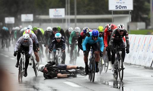 FOTO Težak pad u kišnom cilju CRO Racea u Zagrebu: McNulty prvi s dvije pobjede u Hrvatskoj