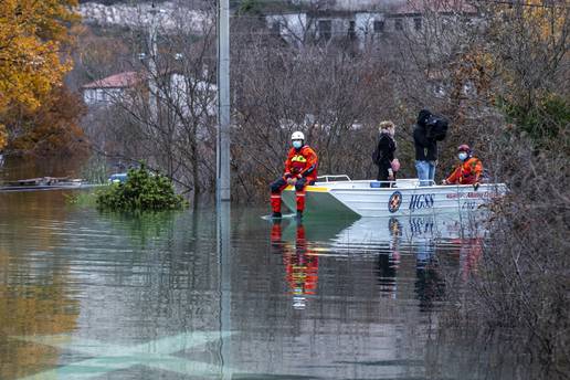 Voda se povukla za 1,15 metara!