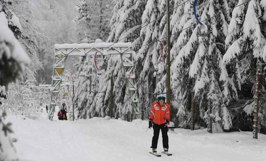 Zagreb: Započela skijaška sezona na Sljemenu 