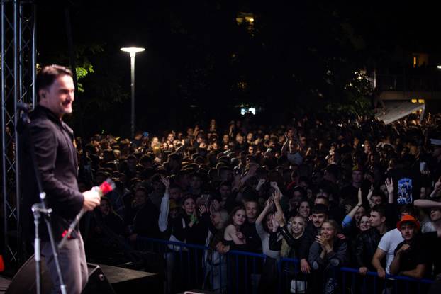 FOTO Ovako je izgledao dom na Savi dok je pjevao Jole! Na koncertu bilo oko 10.000 ljudi