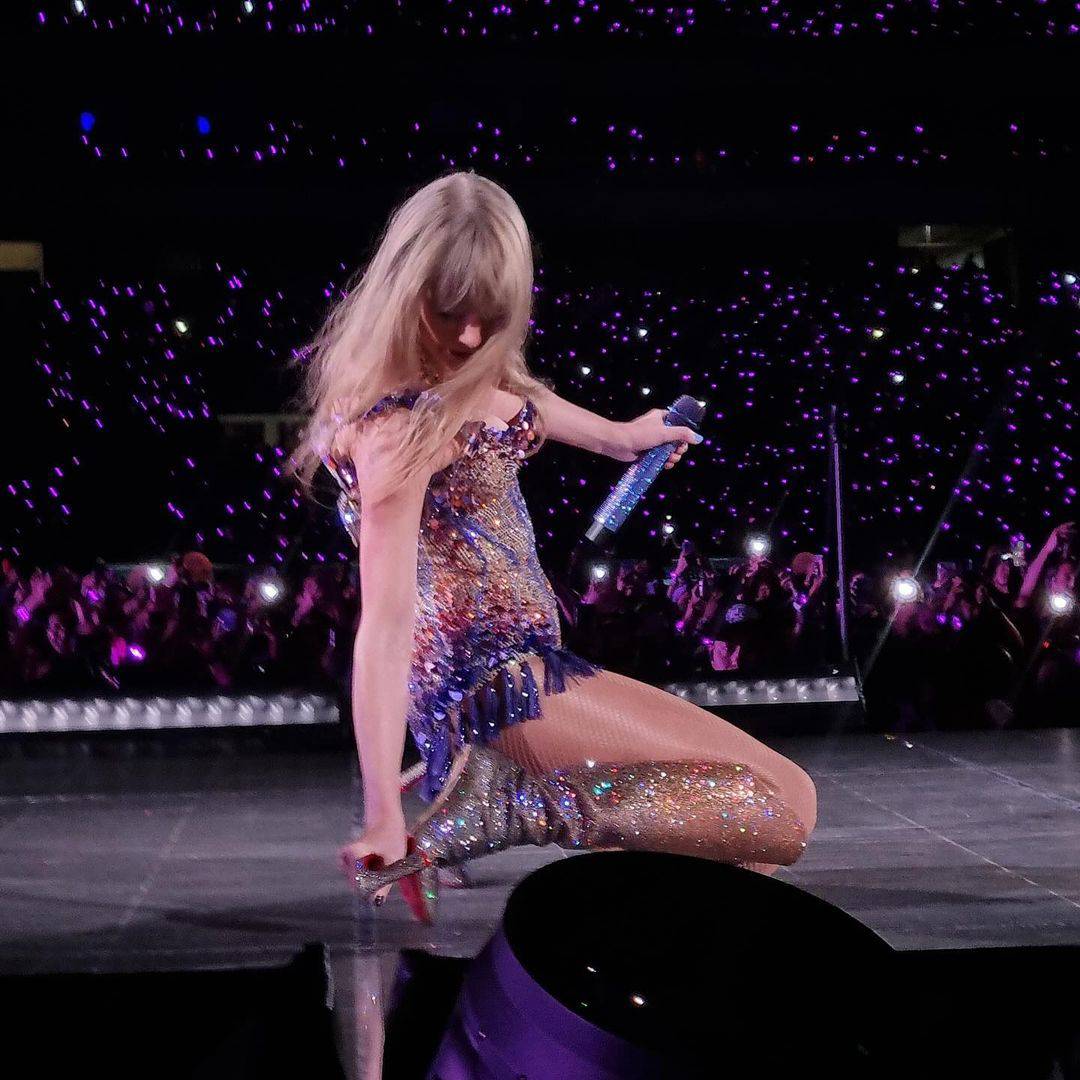 Taylor Swift bacila je štiklu u publiku, fan je uhvatio: Sada je prodaje u humanitarne svrhe