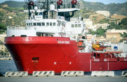Ocean Viking zatražio sigurnu luku za iskrcaj 296 migranata