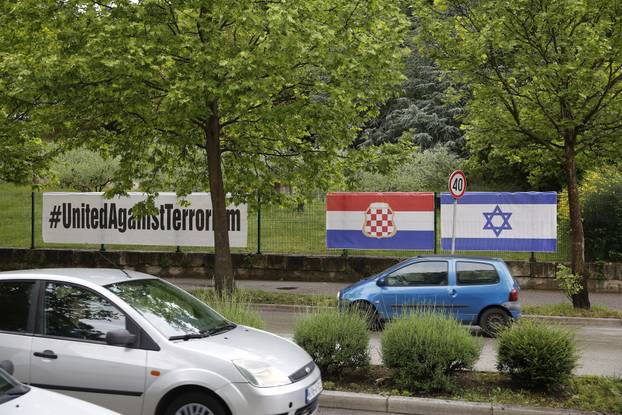 Mostar: Uz transparent #UnitedAgainstTerrorism osvanule zastave Izraela i Herceg Bosne