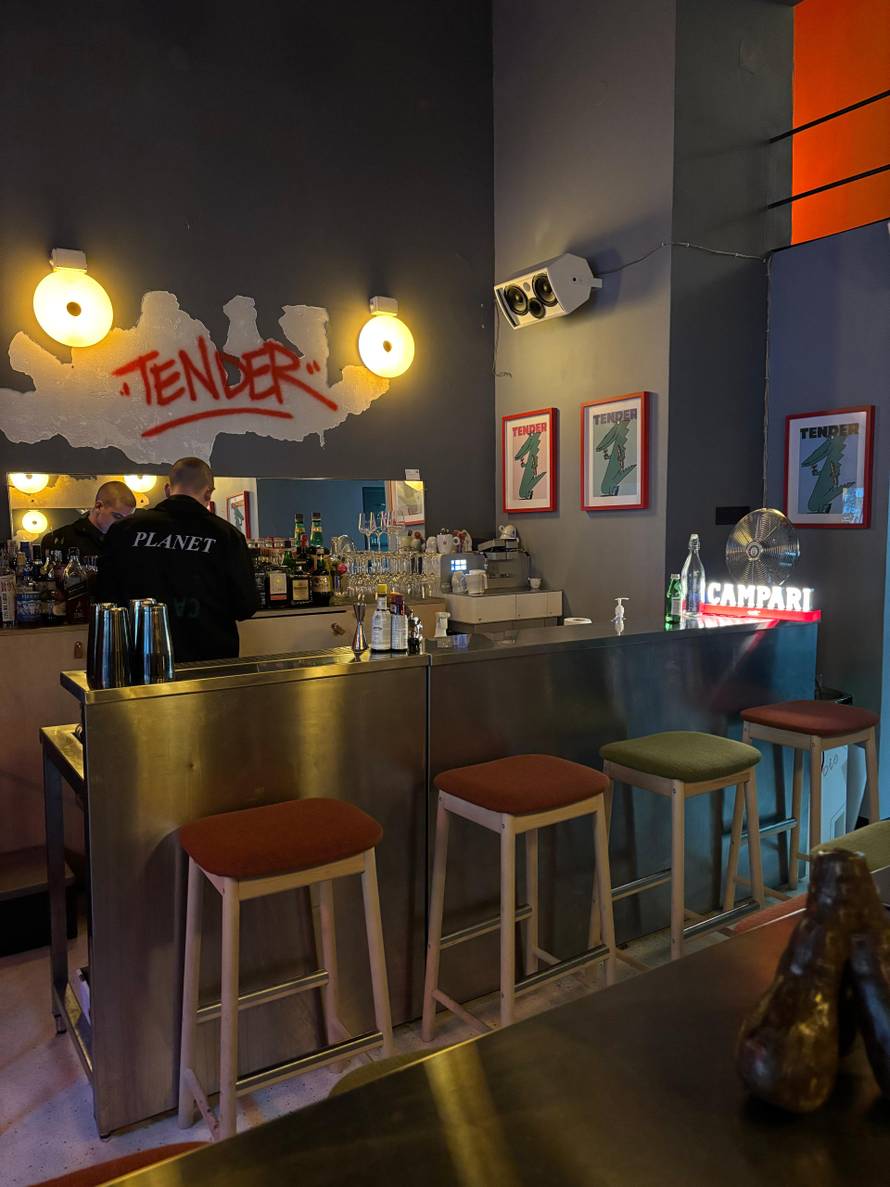 Posjetili smo novo IT koktel mjesto u Zagrebu! Tu radi TV zvijezda. Nudi se i 'pornstar'...