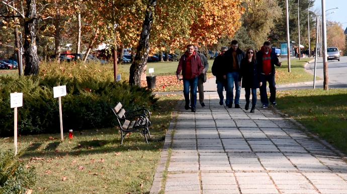 Siščani palili svijeće za propale tvrtke, pa su im pozvali policiju