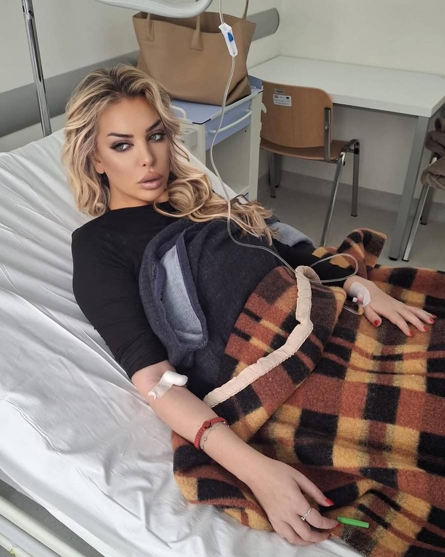 Ava Karabatić završila u bolnici! Odgodila je svoju izložbu: Gripa me je baš potpuno iscrpila...