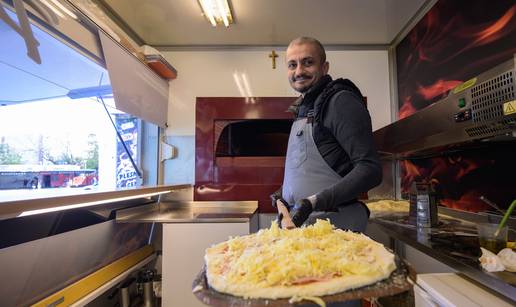 VIDEO Prva mobilna pizzeria s krušnom peći u Hrvatskoj: 'Svi sastojci u pizzama su domaći'