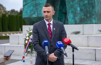Penava ostaje pri svome: 'Tko ne prihvaća vrijednosti Vukovara, nema što tražiti tu'