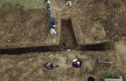 U grobnici kraj Vukovara našli posmrtne ostatke četvero ljudi