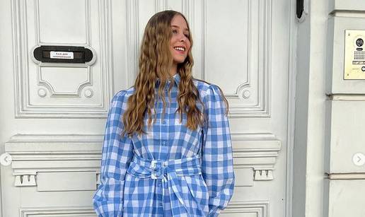 Ukrašen velikom mašnom: Chic gingham pastelno plavi uzorak