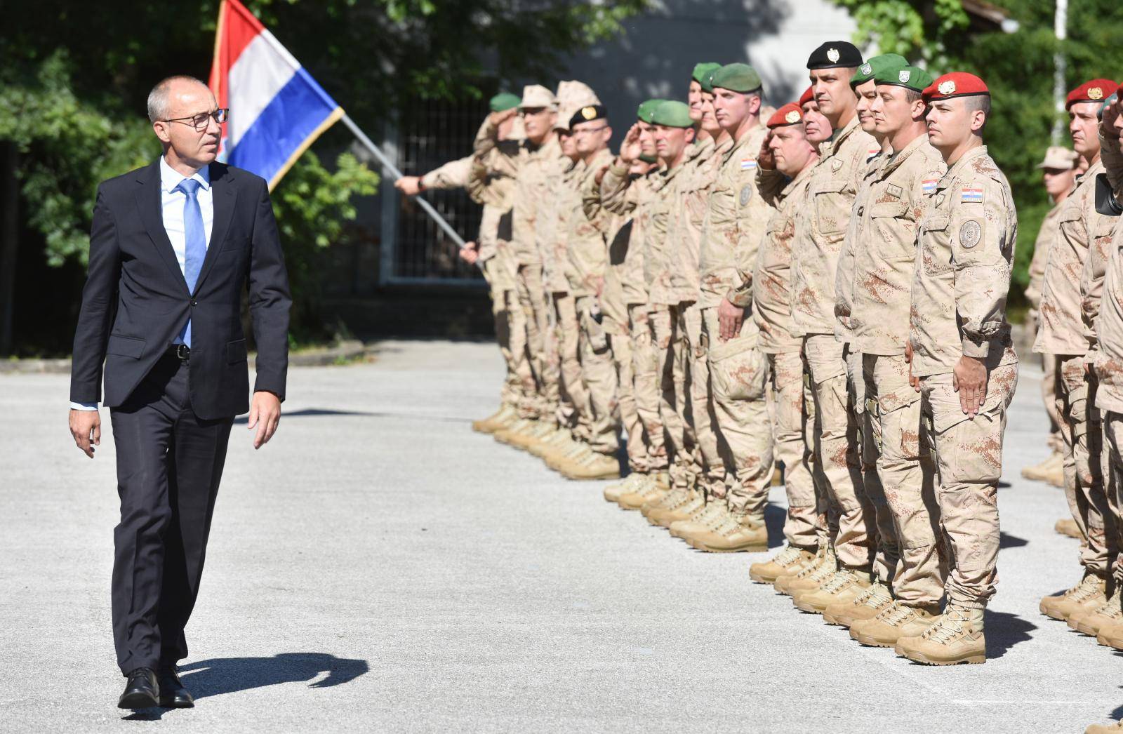Zagreb: IspraÄaj 11. hrvatskog kontingenta u misiju u Afganistan
