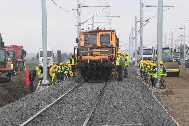 Izgradnja brze pruge Beograd-Budimpešta u Staroj Pazovi u Republici Srbiji, 30. svibnja 2020. godine.