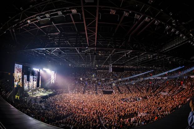 FOTO Kakva kombinacija! Evo u čemu je Seve nastupila u Areni