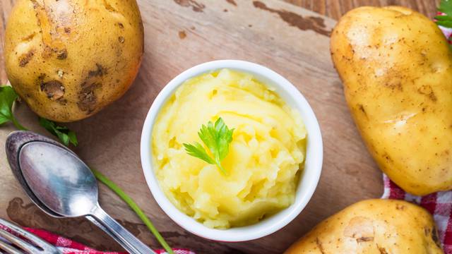 Tajni trik za pire krumpir kao iz snova - nikad nećete pogoditi o kojem sastojku se radi