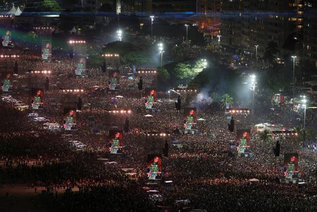 Shakira holds open concert at Copacabana beach in Rio de Janeiro