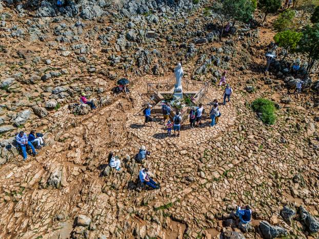 Međugorje: Pogled na Brdo ukazanja iz zraka