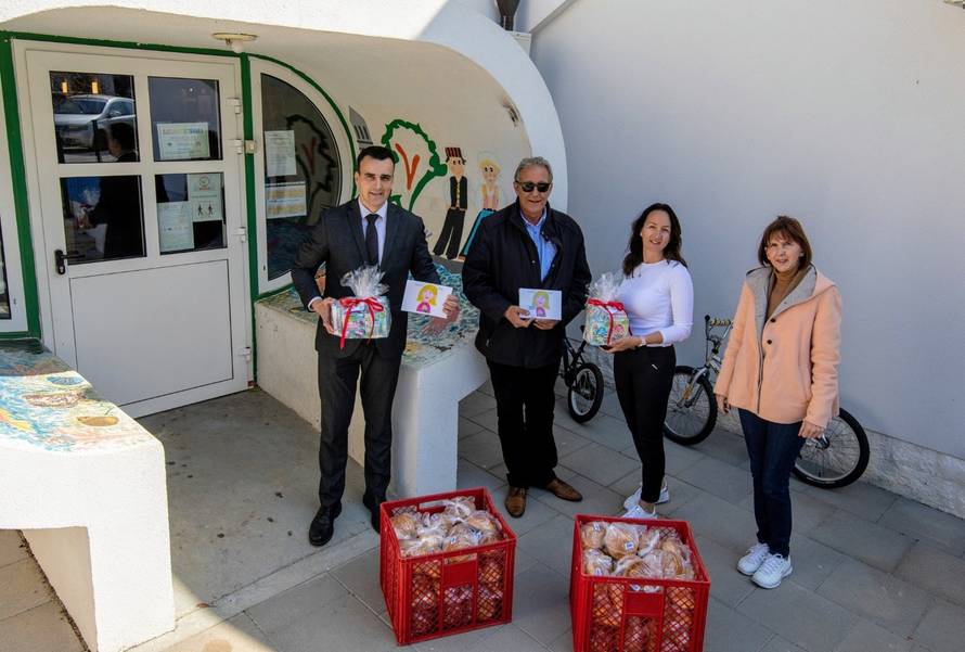 Ministarstvo traži  očitovanja zbog HDZ-ovih pogača u Drnišu, vrtiću prijeti 27.000 kn kazne