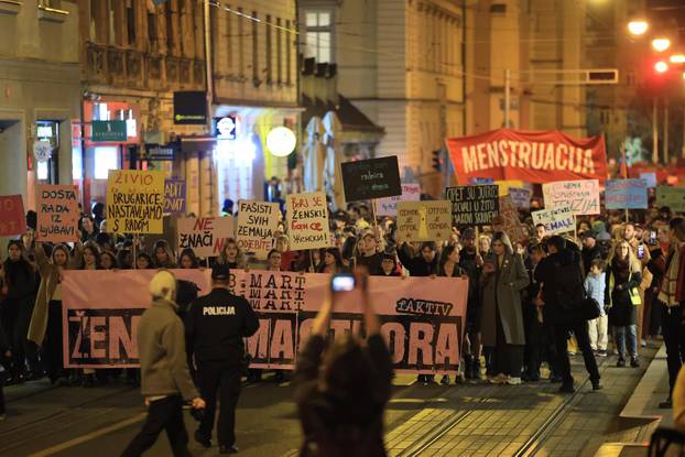 Zagreb: Održan jubilarni 10. Noćni marš za prava žena "Žene – kičma otpora"