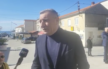 VIDEO Gotovina darovao 22 vitraja crkvi u Pakoštanima: 'Tradicija i naša bratovština'