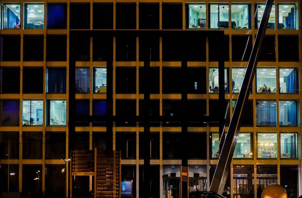 Glazbena akademija u Zagrebu izgleda posebno u jesenju večer