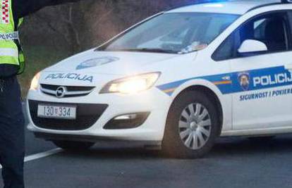 Muškarac (35) napao tinejdžere kod škole u Garčinu, dvojicu je potom ugurao u svoj automobil