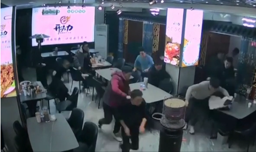 VIDEO Pogledajte trenutak snažnog potresa u Kini: Ljudi panično bježe iz restorana