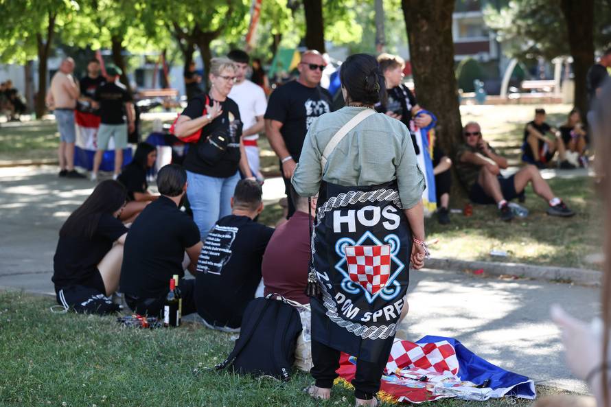 Fanovi se okupljaju u Zaprešiću uoči Thompsonova koncerta