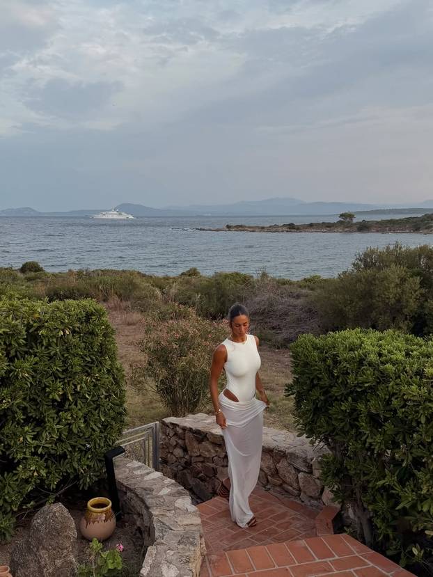 FOTO Bivša balerina Oriana gori od seksepila: Evo kakve sve vježbe radi za ovakvo tijelo