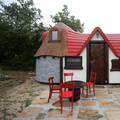 'Bajkovito selo' u skradinskom zaleđu: Spavajte u kućicama u obliku gljive ili dvorca