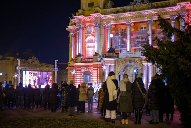 Zagreb: Prijenos baletne bajke Orašar ispred HNK