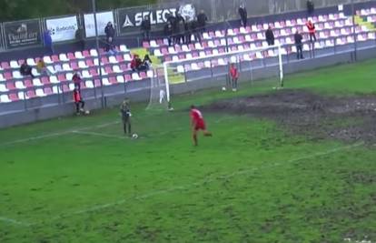 VIDEO Mladi golman (18) BSK Bijelog Brda zaboravio pravila, pao gol kakav se ne viđa često!