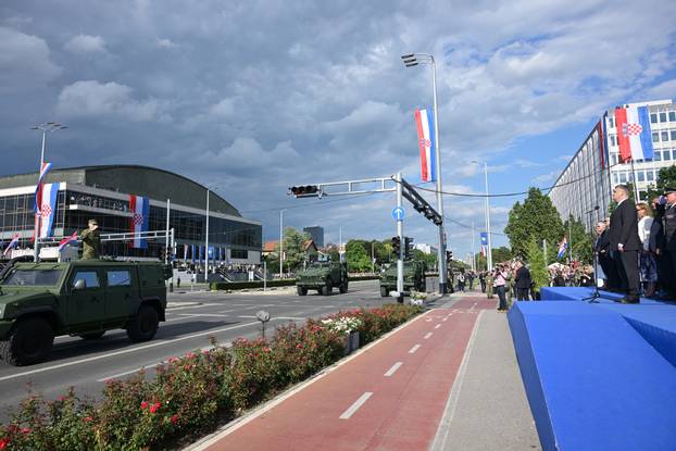 Zagreb: Svečani vojni mimohod u povodu 30 godina VRO Oluja