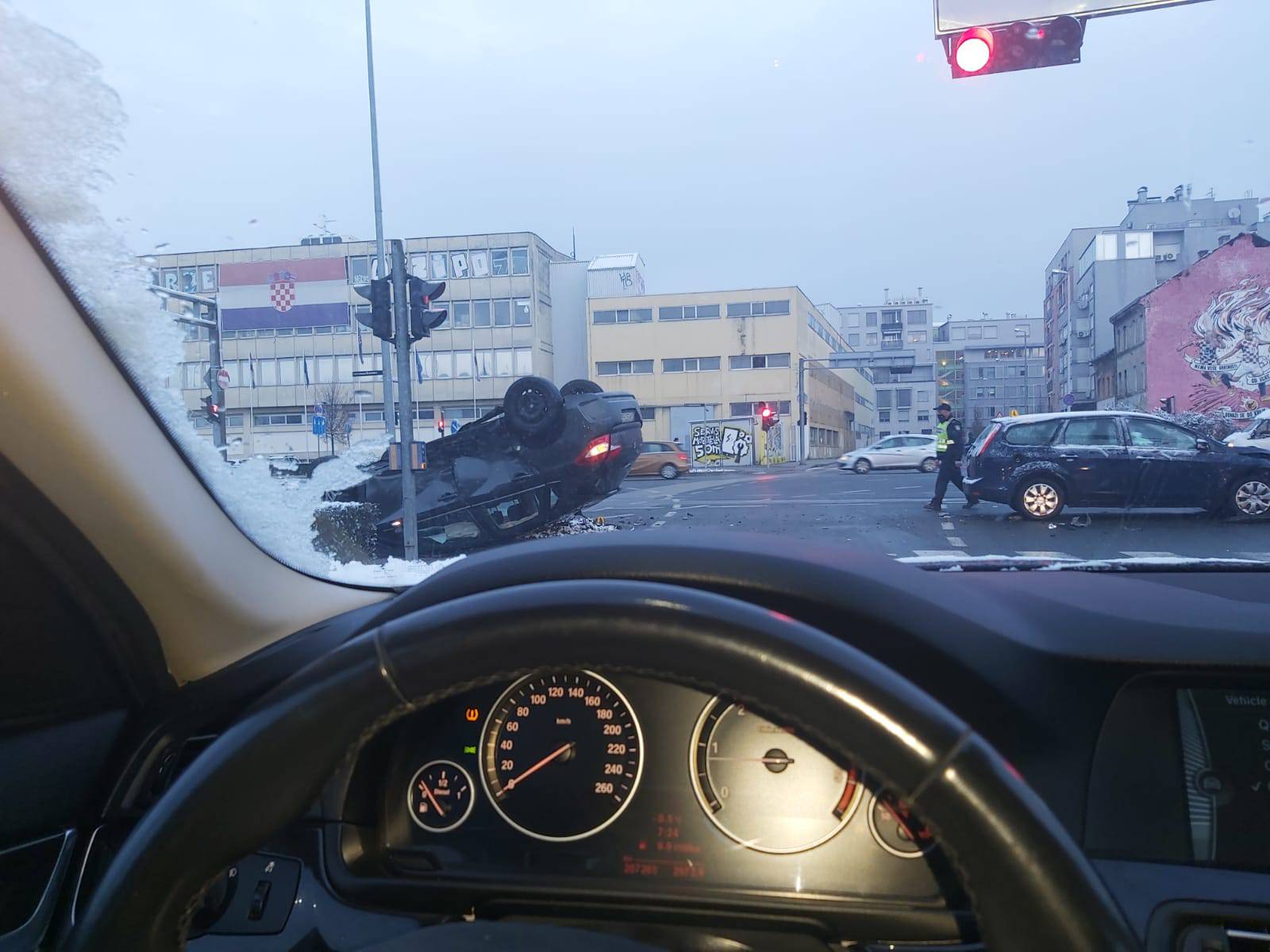 Sudar na Branimirovoj, vozača su prevezli na traumatologiju