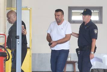 U prostorije USKOK-a u Branimirovoj na ispitivanje je doveden Ivan Dev&ccaron;i&cacute;