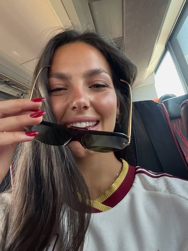 FOTO KAKVE LJEPOTICE! Ima li Španjolska najljepše WAGS-ice? Evo koga ljube Olmo i društvo...