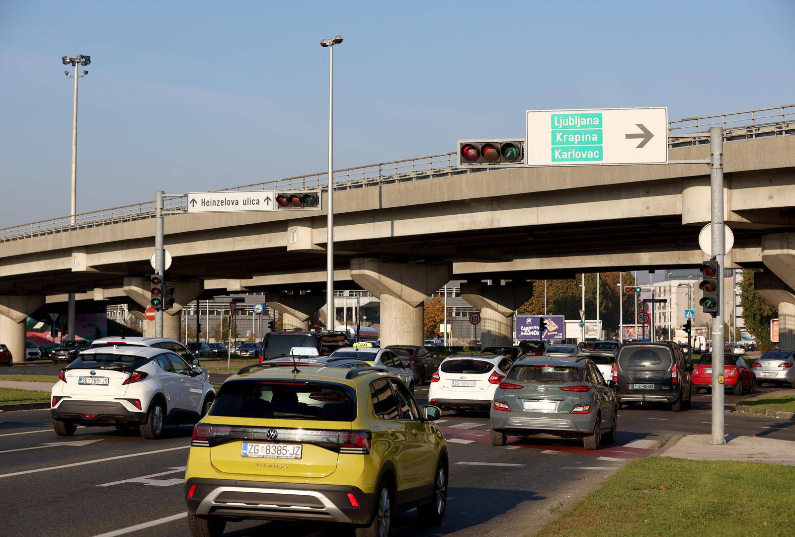 Zagreb: Promet na Heinzelovoj ulici gdje su se sudarila tri automobila sada je normaliziran