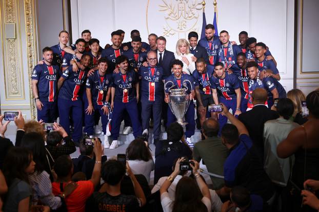 PSG video players watched Macron’s wife in astonishment in astonishment