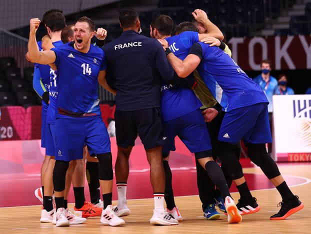 Handball - Men - Gold medal match - France v Denmark