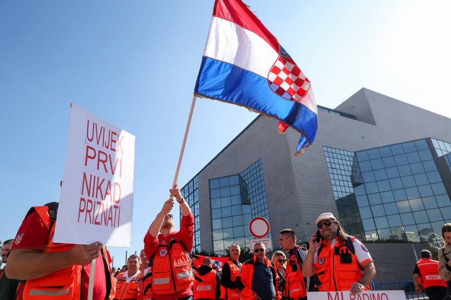 Zagreb: Prosvjed djelatnika zavoda za Hitnu medicinu