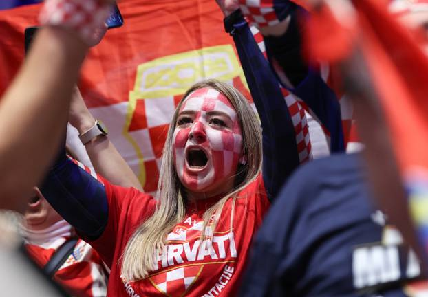 Malmo: Navijači na tribinama prije utakmice Hrvatske protiv Slovenije u drugom krugu EHF Europskog prvenstva
