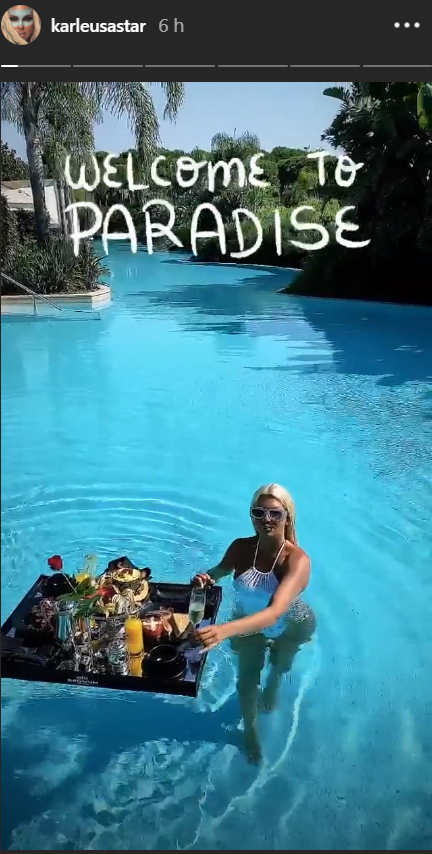 Karleuša u Turskoj doručkovala u bazenu i ispijala šampanjac...