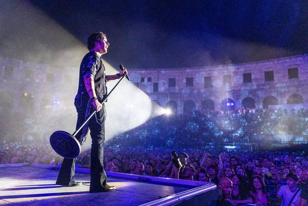 Pula: Parni valjak održao koncert u prepunoj Areni 