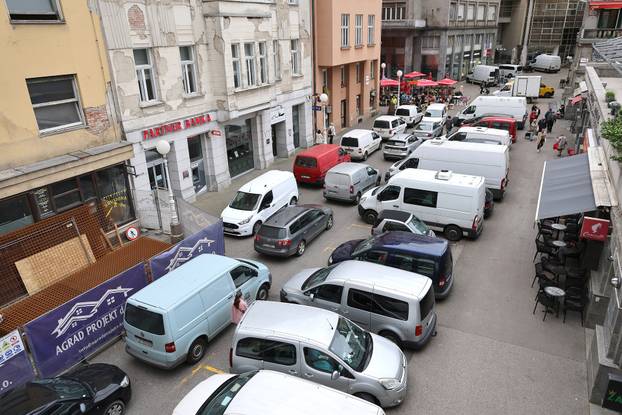 Zagreb: Kaos oko tržnice Dolac