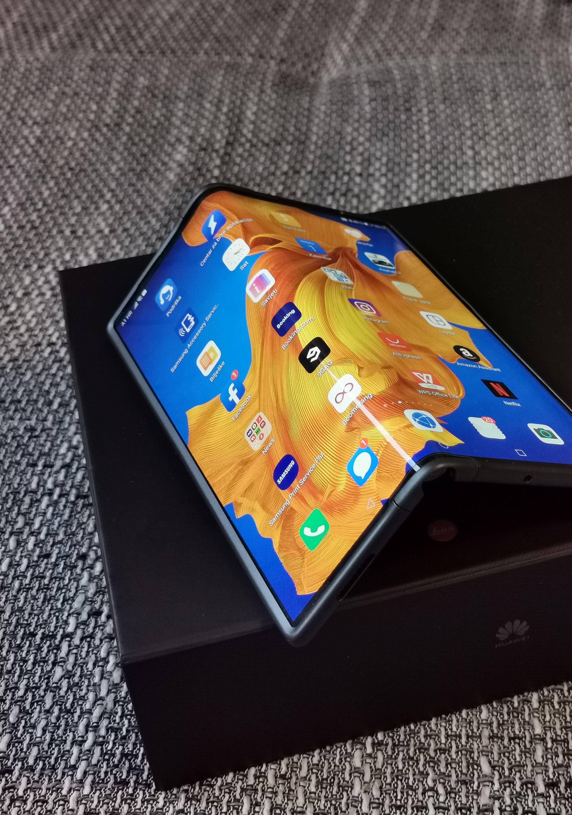 Telefon na rubu budućnosti: Testirali smo Huawei Mate Xs