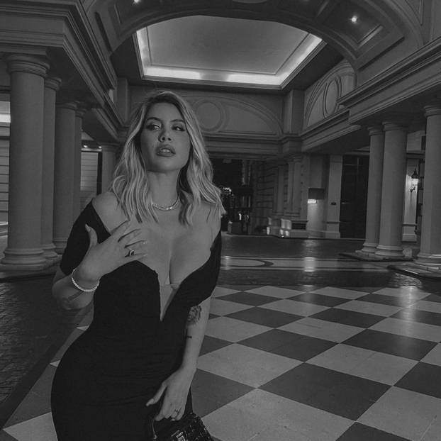 FOTO Godina nova, a Wanda po starom. Tange, bujni dekolte i novi partner: 'Prava ljubav...'