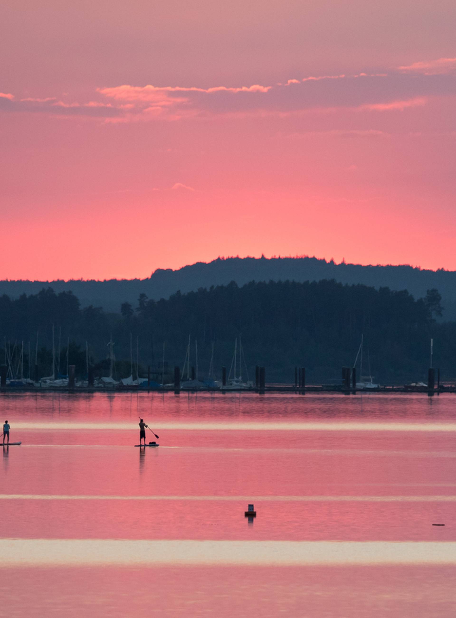 Stand up paddlers on Brombach lake