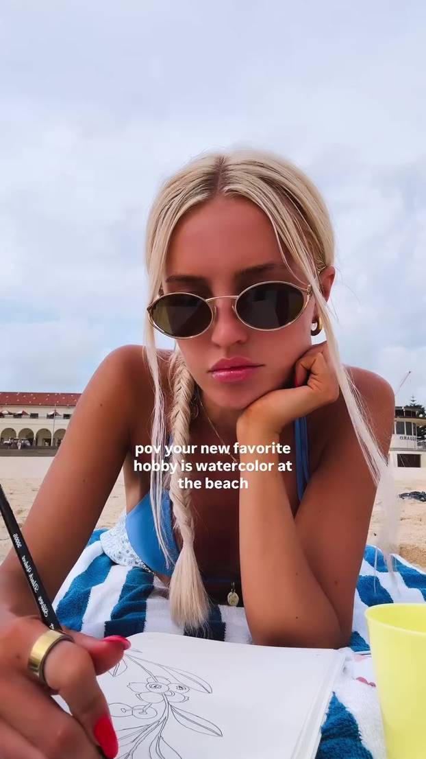 Zlatna teniska muza. Zarađuje više od dečka tenisača jer mu gleda mečeve? Evo i koliko...